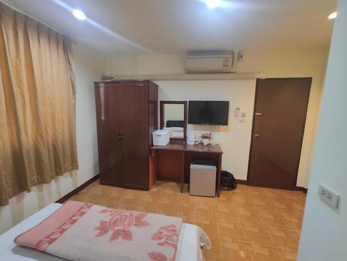 Om Inn Bangkok Esterno foto