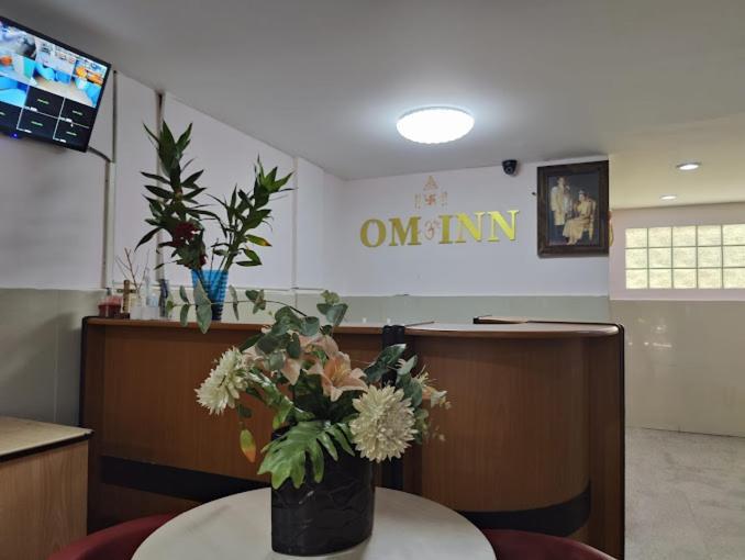 Om Inn Bangkok Esterno foto
